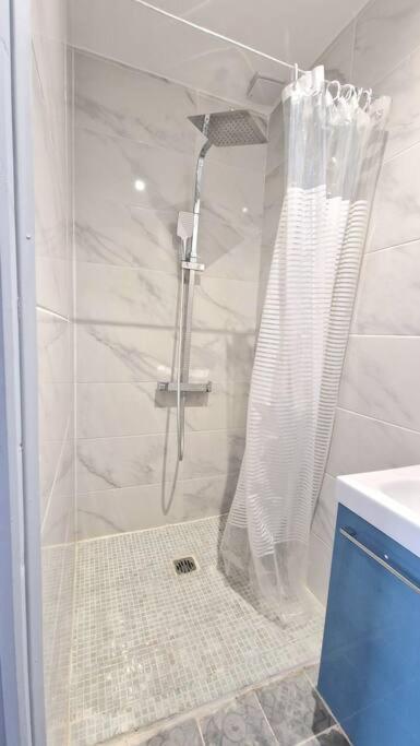 ואלנסיין Appartement Hypercentre 301 +Wifi+Independant+ Cuisine Toilette Salle De Bain Privative מראה חיצוני תמונה